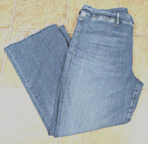 Citizens of Humanity sz 31 Isola Cropped high rise flare Jeans raw hems 4495